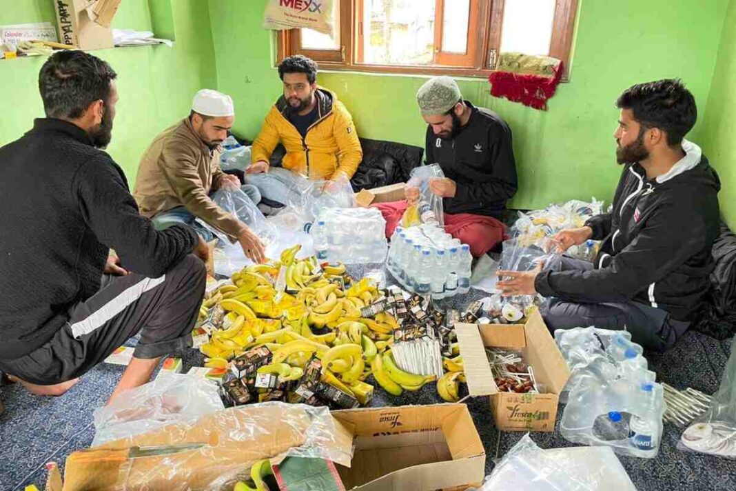 संजय वानी की संस्था द्वारा रोज 1800 खाने के पैकेट तैयार कर दिए जाते हैं जो घाटी के रोगियों की मदद करते हैं