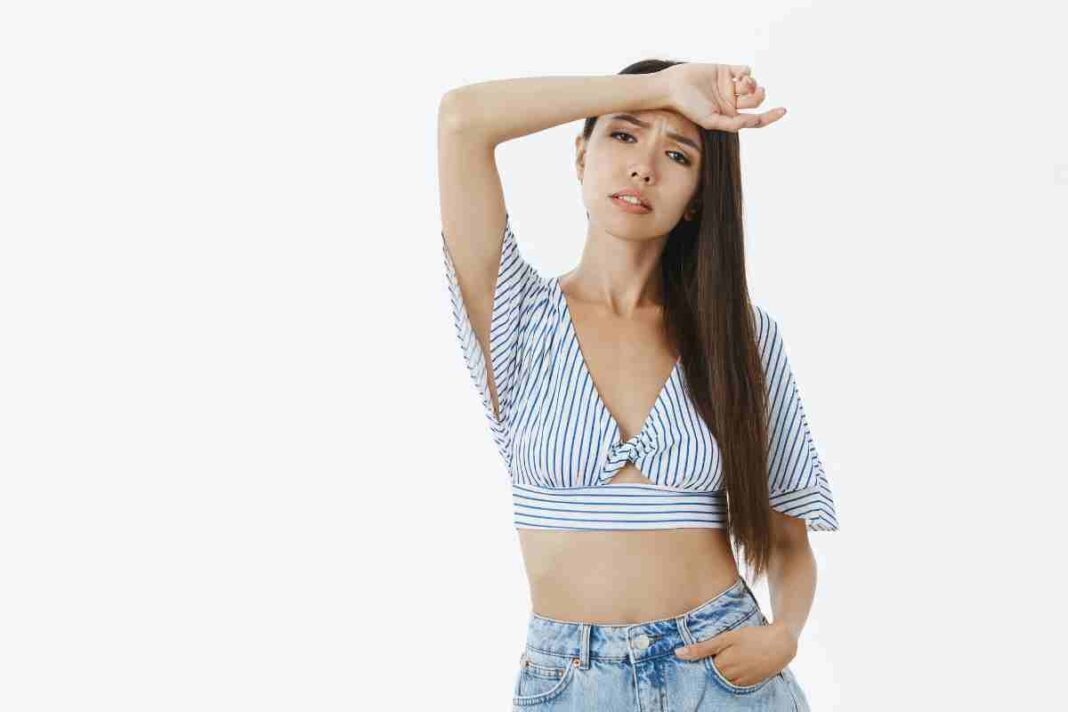 गर्मियों के मौसम में धूप और उष्णता