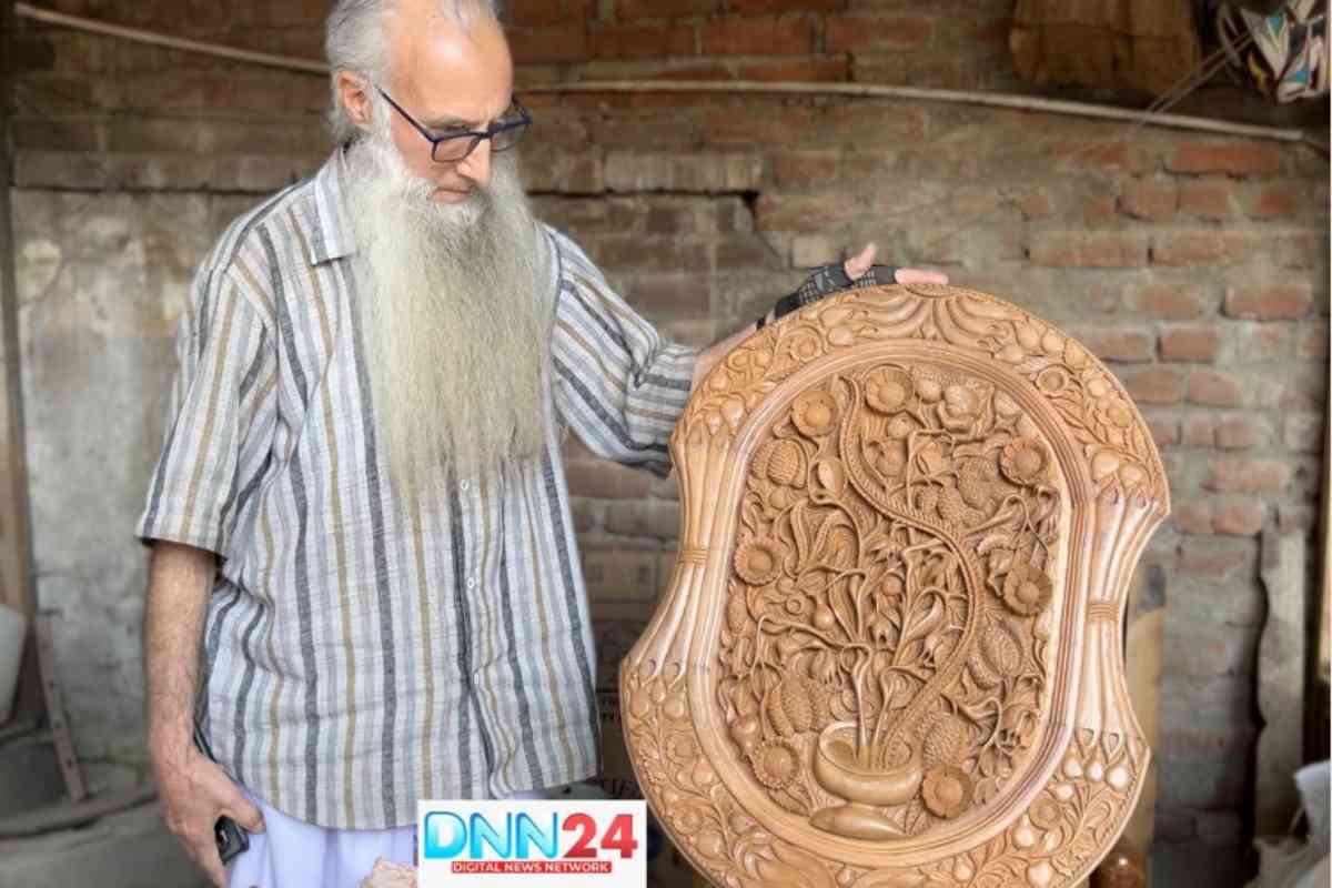 वॉलनट वुड कार्विंग आर्ट