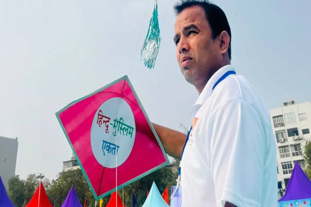 उदयपुर के अब्दुल कादिर पतंग उड़ाने के साथ लोगों को कर रहे हैं जागरूक