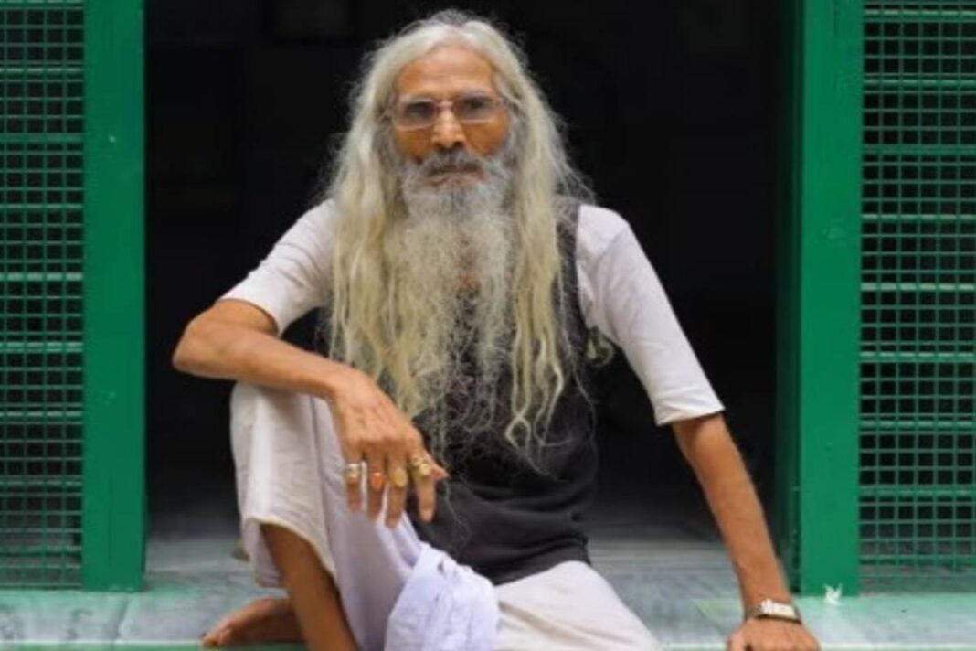 यह हिंदू परिवार पीढ़ियों से कर रहा है ‘अनार वाली मस्जिद’ की देखरेख