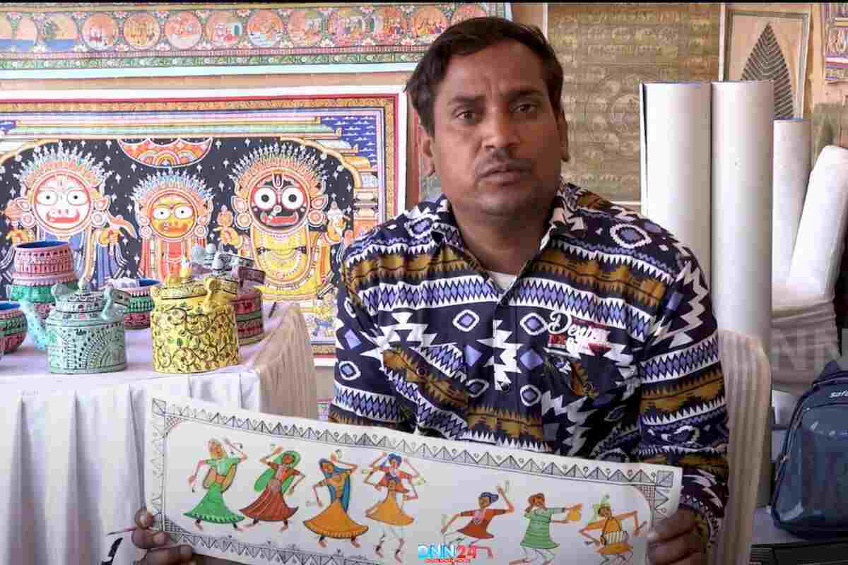 मोर के पंख पर भील पेंटिंग उकेरने वाले जोधपुर के पहले चित्रकार मांगीलाल