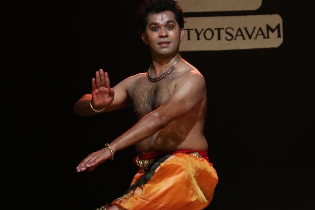 अजीश मंजेरी: 'नृत्य एक भाषा है, जिसे हर कोई अपनी अभिव्यक्ति के लिए अपना सकता है'