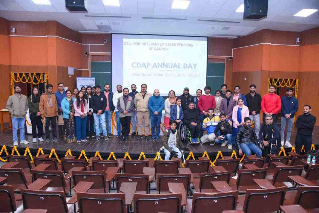 IIT कानपुर में दिव्यांगों के लिए कार्यक्रम: पैरा तैराक शम्स आलम ने साझा किए अनुभव