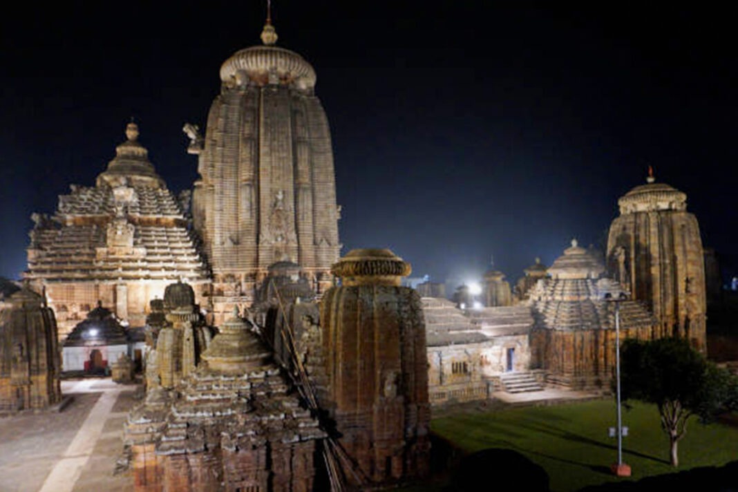 भुवनेश्वर: मोक्ष और कला का वो शहर,जहां सात सौ मंदिरों में बसा है एक हज़ार साल का इतिहास