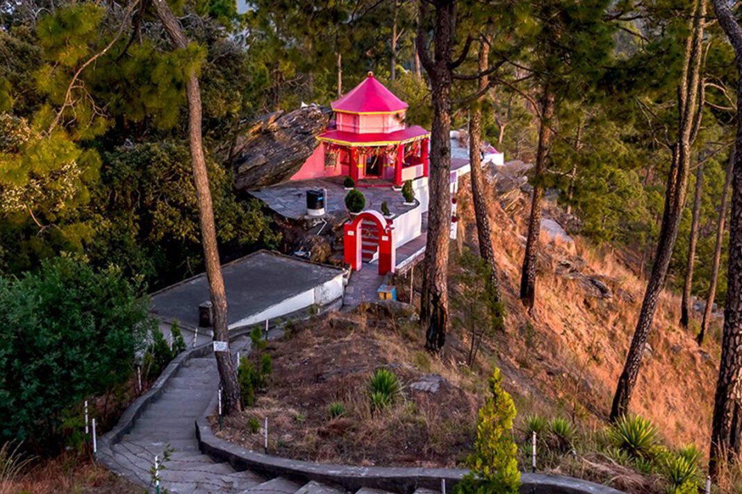 कसार देवी : विज्ञान और अध्यात्म का रहस्यमयी संगम,जहां रुक जाता है वक्त,रूह की खोज का पवित्र केंद्र