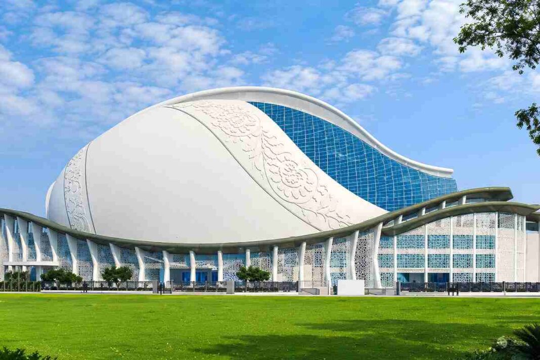 जब संस्कृति मिलती है टेक्नोलॉजी से: कोणार्क मंदिर से लेकर Dhana Dhanye Auditorium तक